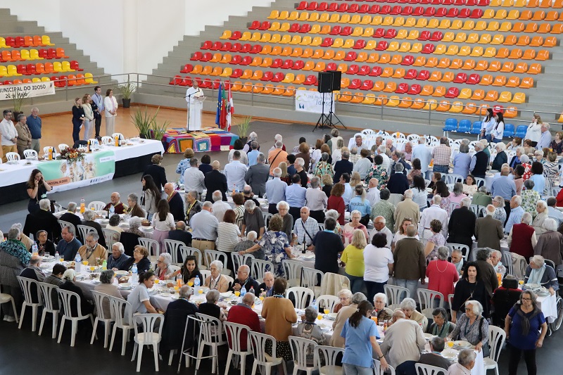 Dia Municipal do Idoso 2025 comemorado com cerca de 450 idosos