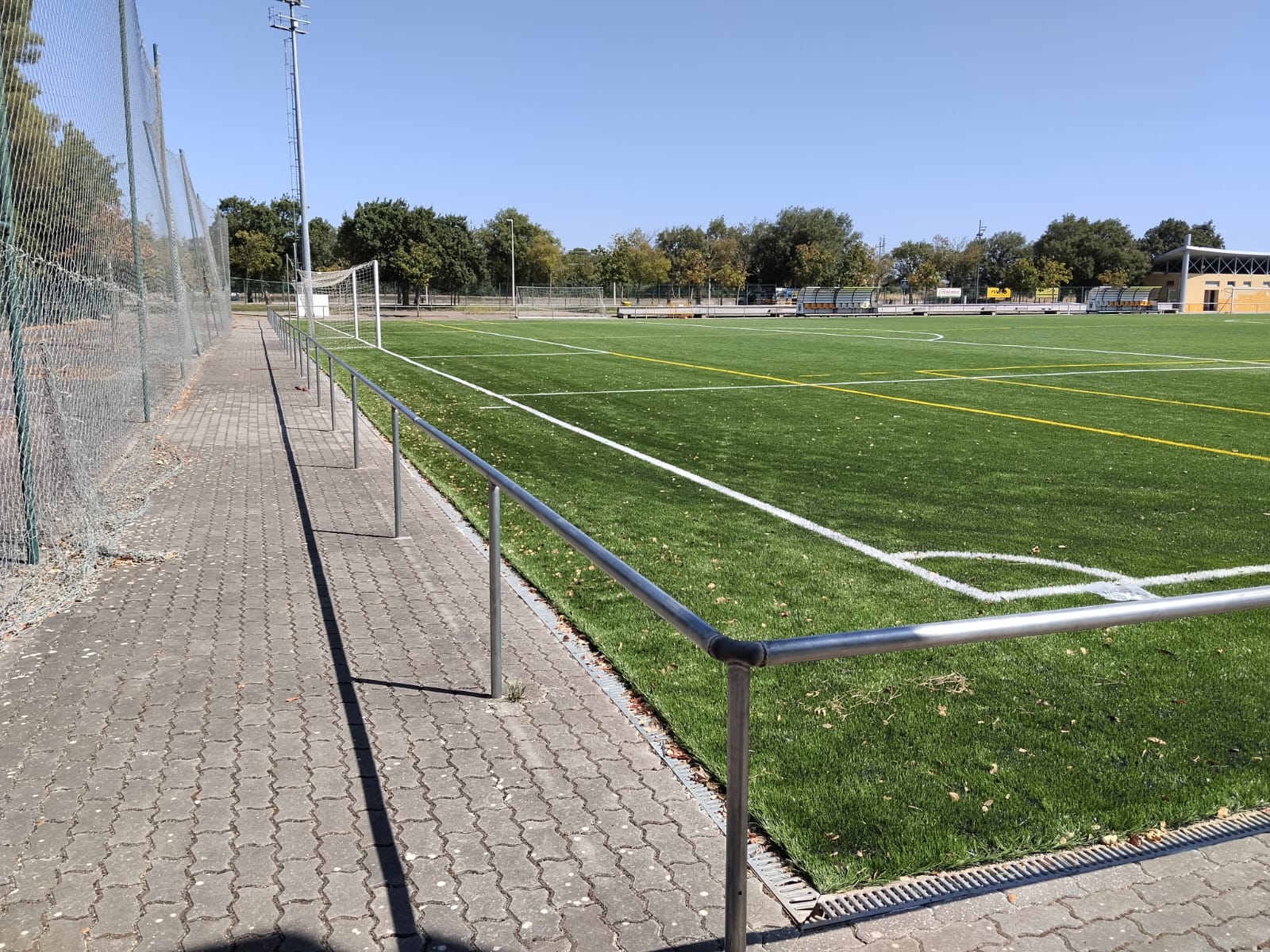 Substituição da vedação dos Campos Sintéticos